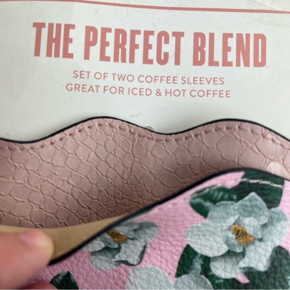 NWT Vie & Rose The Perfect Blend Blush Pink Floral Coffee Sleeves Set of 2 - Picture 4 of 8